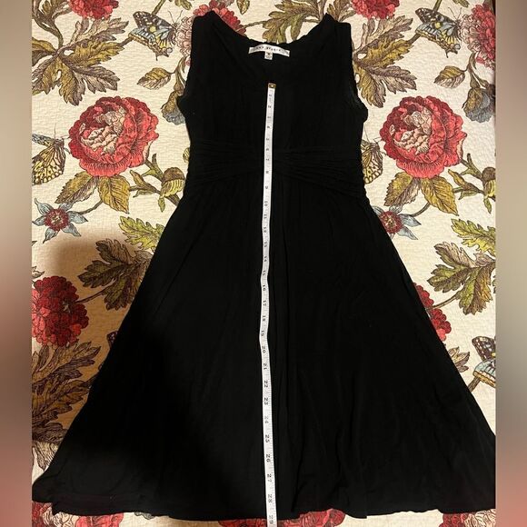 Black Sleeveless Max Studio Dress - Picture 6 of 9
